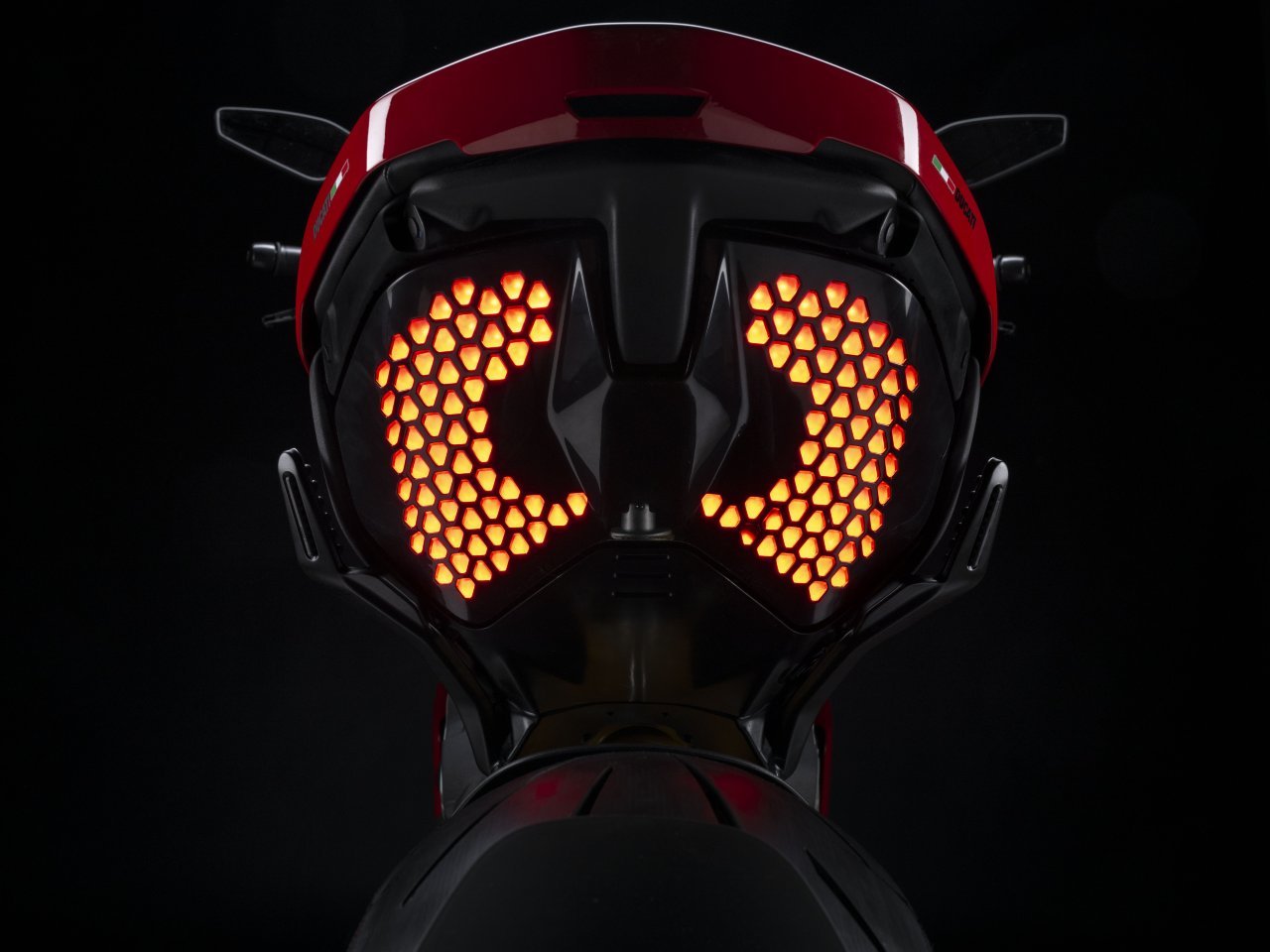 Ducati Diavel V4 2023 luz de freio