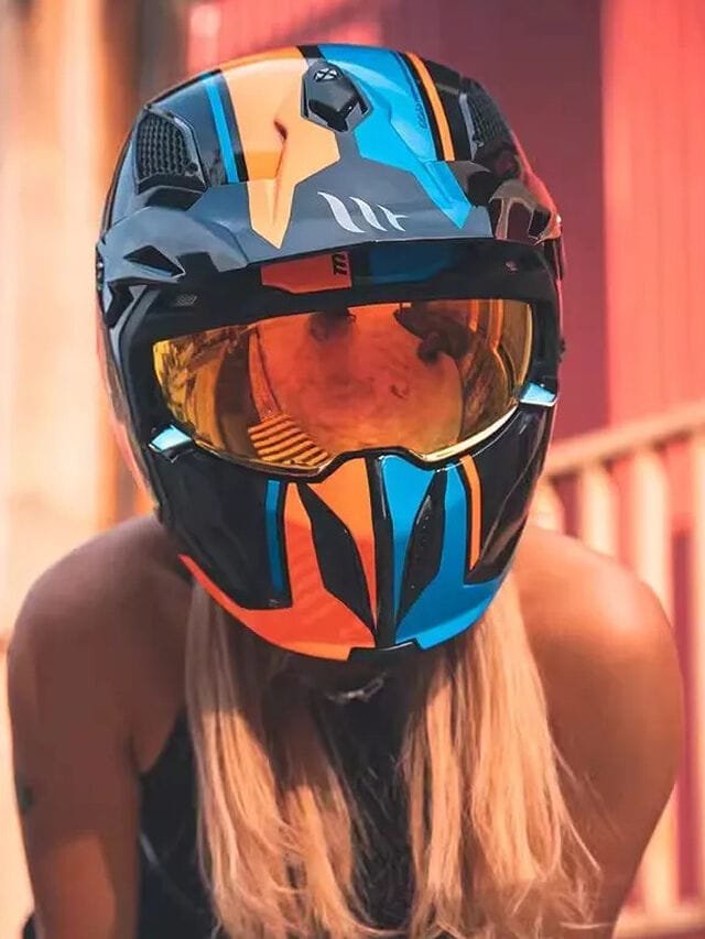 Capacete com intercomunicador lei