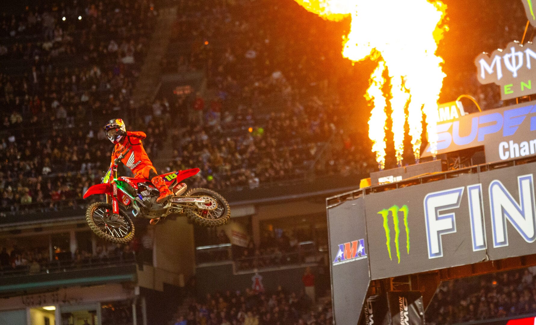 Estreante faz história no monster energy supercross