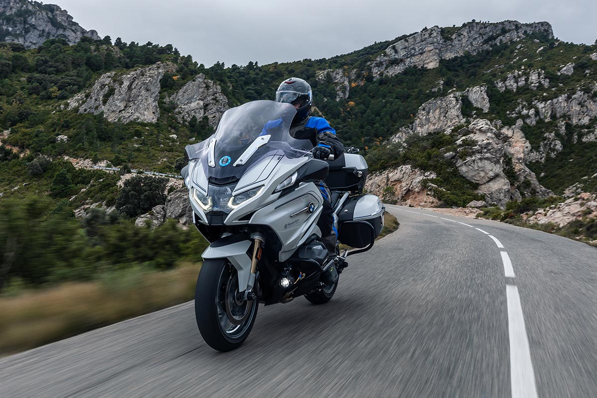 Bmw r 1300 rt o novo marco em motocicletas touring de luxo