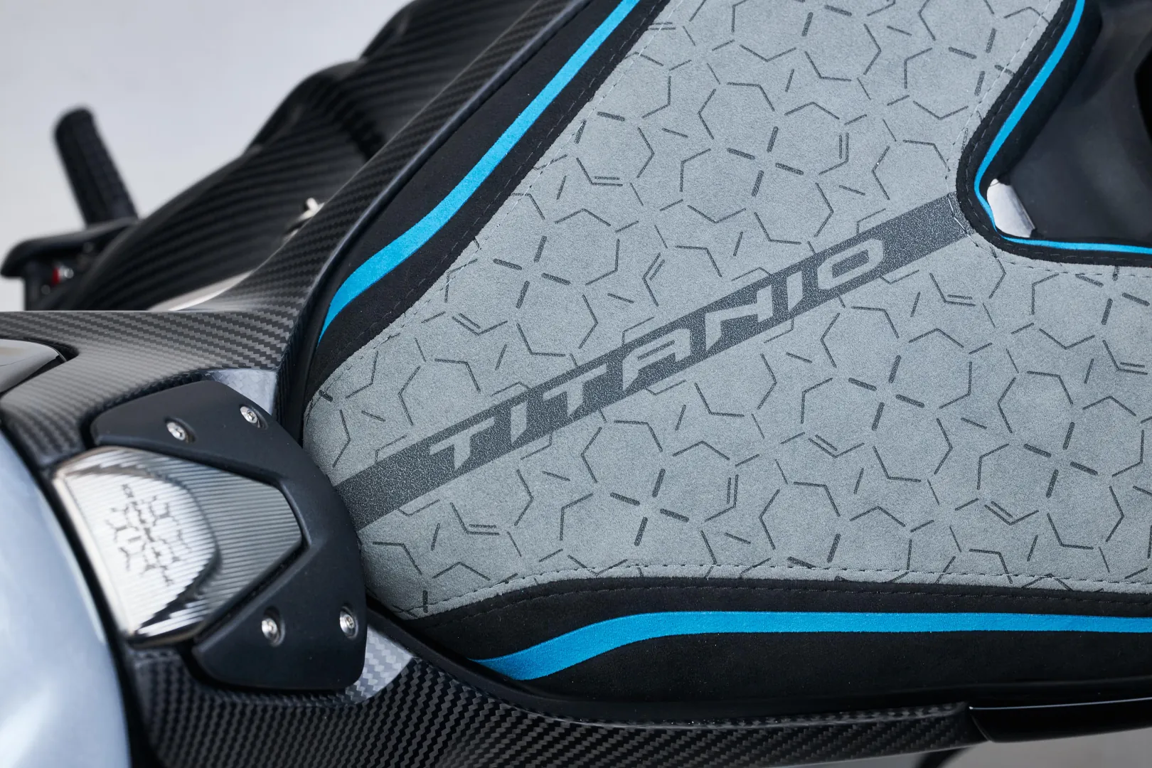 Nova mv agusta rush titanio